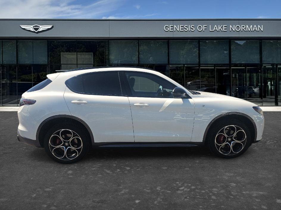 Used 2024 Alfa Romeo Stelvio Ti w/ Active Assist Plus Package image 4