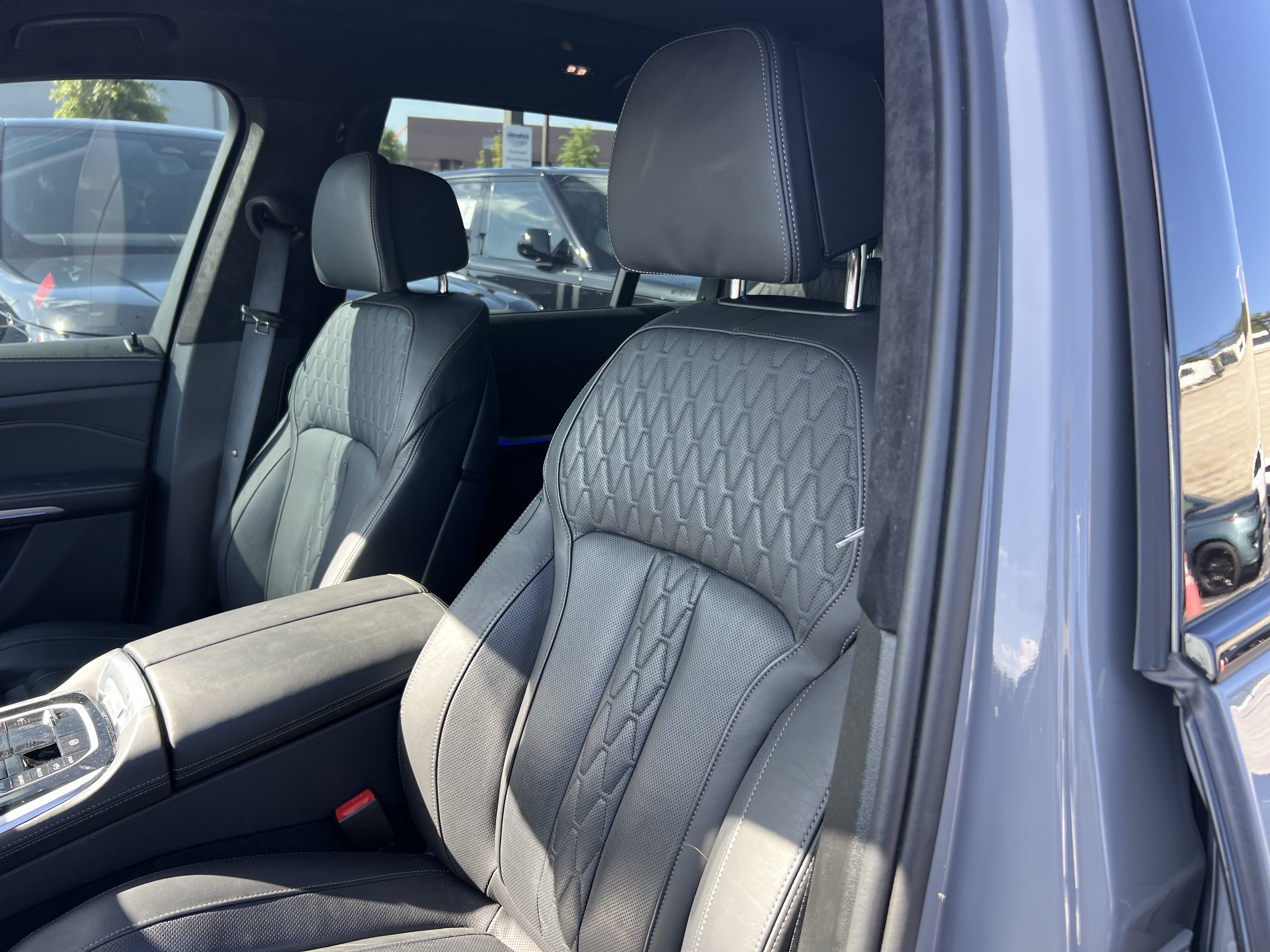 Used 2024 BMW X7 M60i w/ Executive Package AWD/4WD image 17