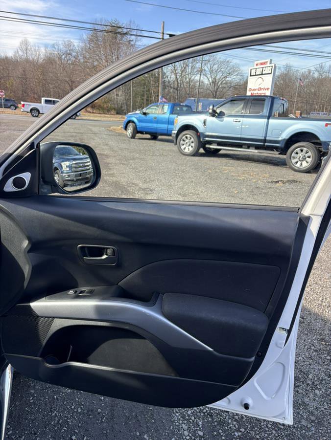 Used 2008 Mitsubishi Outlander SE image 20