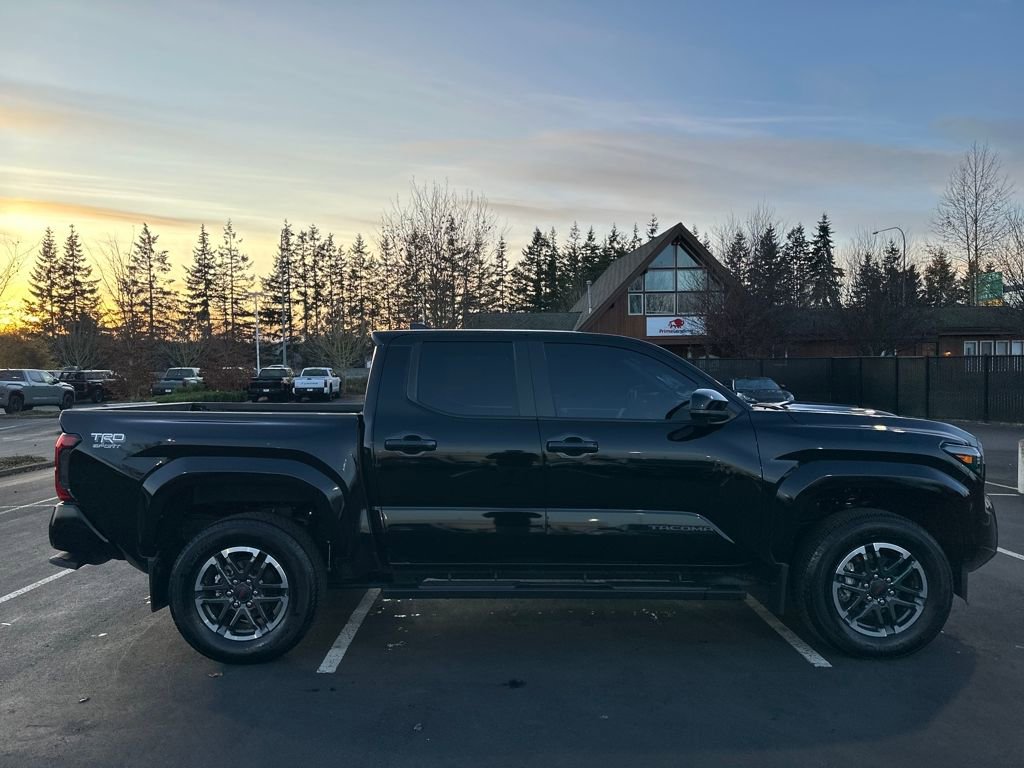 Used 2024 Toyota Tacoma TRD Sport image 2