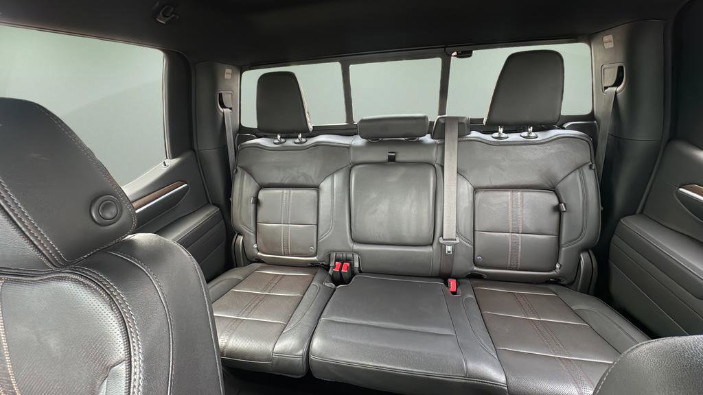 Used 2022 Chevrolet Silverado 1500 High Country w/ Technology Package RWD image 15