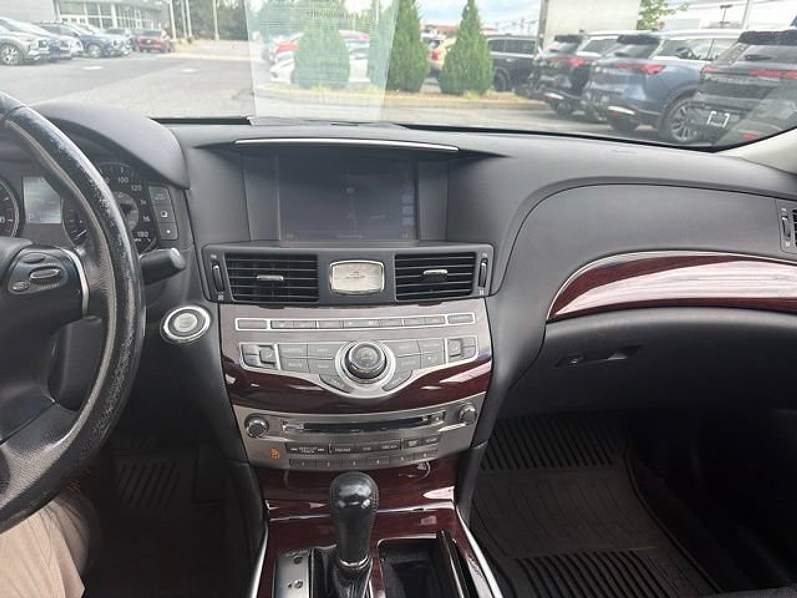 Used 2015 INFINITI Q70 3.7 AWD/4WD image 17