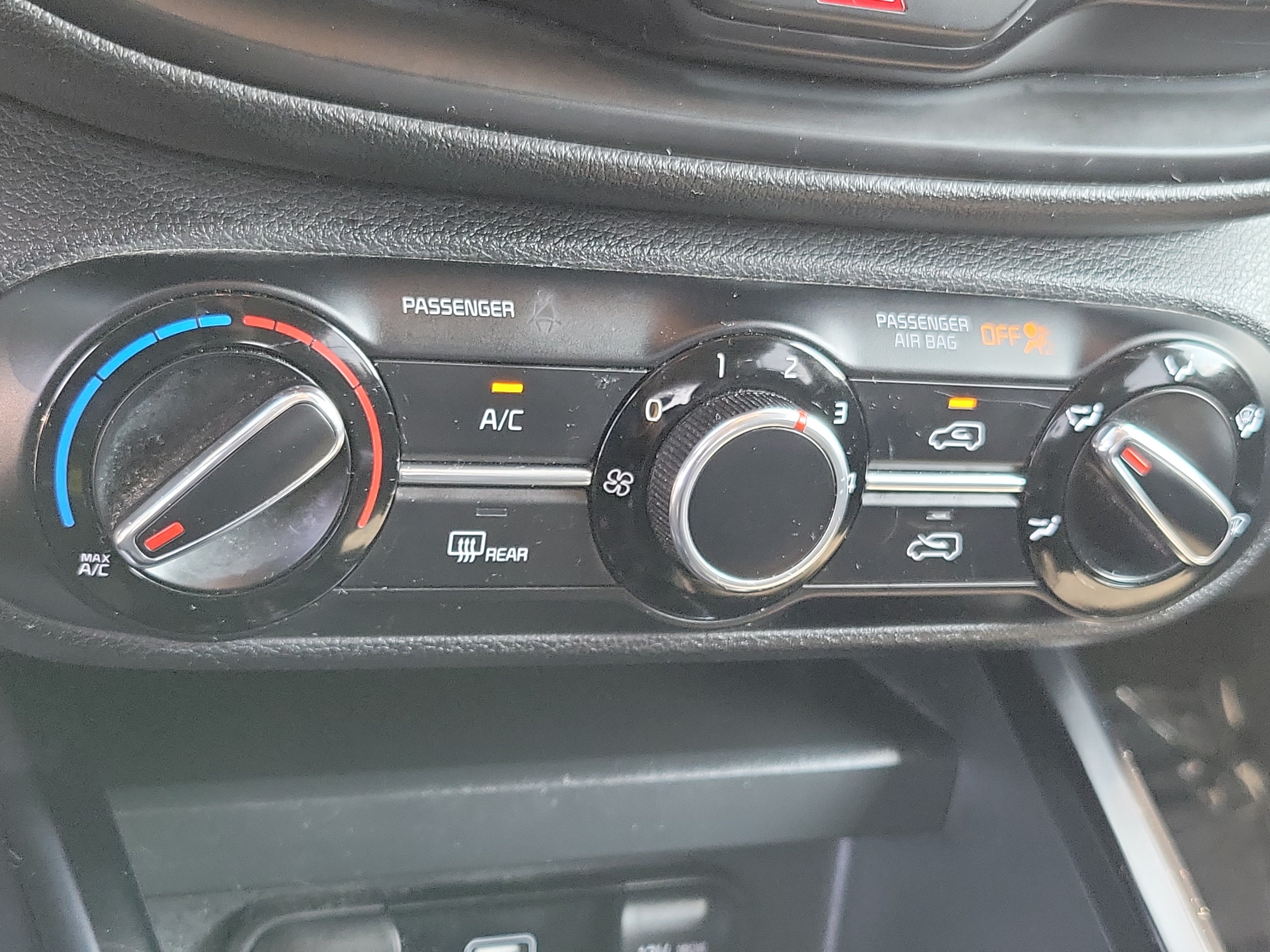 Used 2020 Kia Soul GT-Line FWD image 28