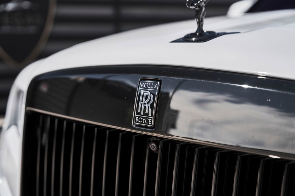 Used 2024 Rolls-Royce Cullinan Black Badge w/ Dark Exterior Package image 8