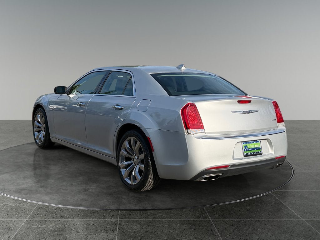 Used 2020 Chrysler 300 Limited RWD image 8