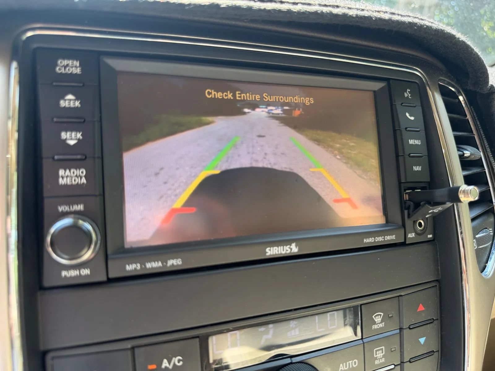 Used 2012 Jeep Grand Cherokee Overland AWD/4WD image 23