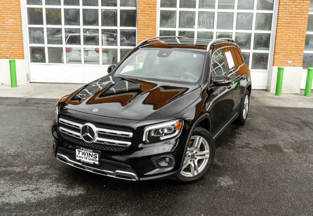 Used 2022 Mercedes-Benz GLB 250 4MATIC w/ Premium Package Lite image 2