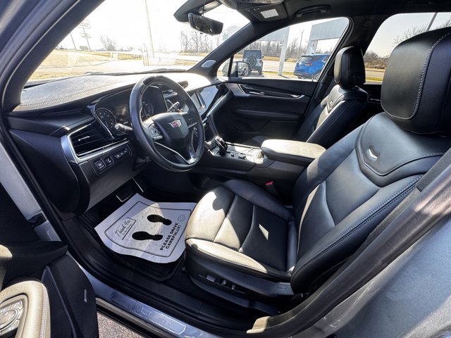Used 2024 Cadillac XT6 Sport w/ Technology Package image 6
