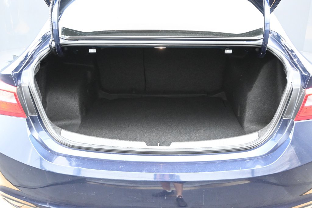 Used 2018 Chevrolet Malibu LS FWD image 9