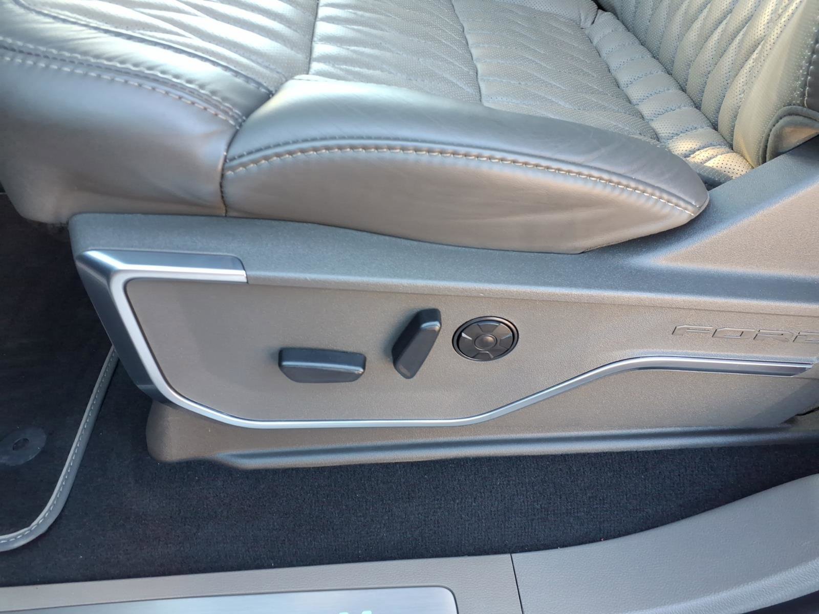 Used 2025 Ford F450 Platinum w/ Platinum Plus Package image 13