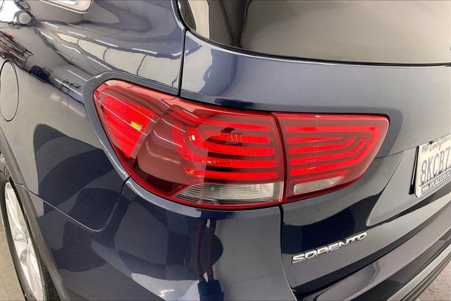 Used 2019 Kia Sorento FWD image 29