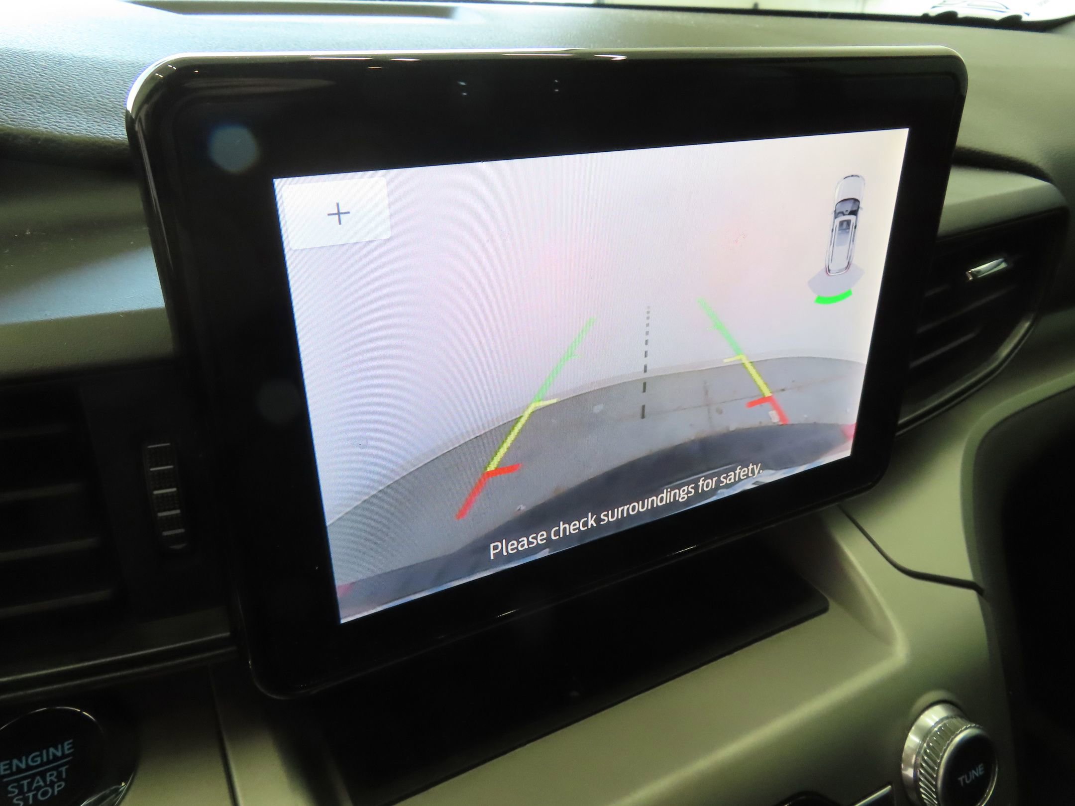 Used 2022 Ford Explorer XLT image 21