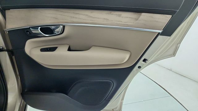 New 2026 Volvo XC90 T8 Plus w/ Protection Package Premier AWD/4WD image 36