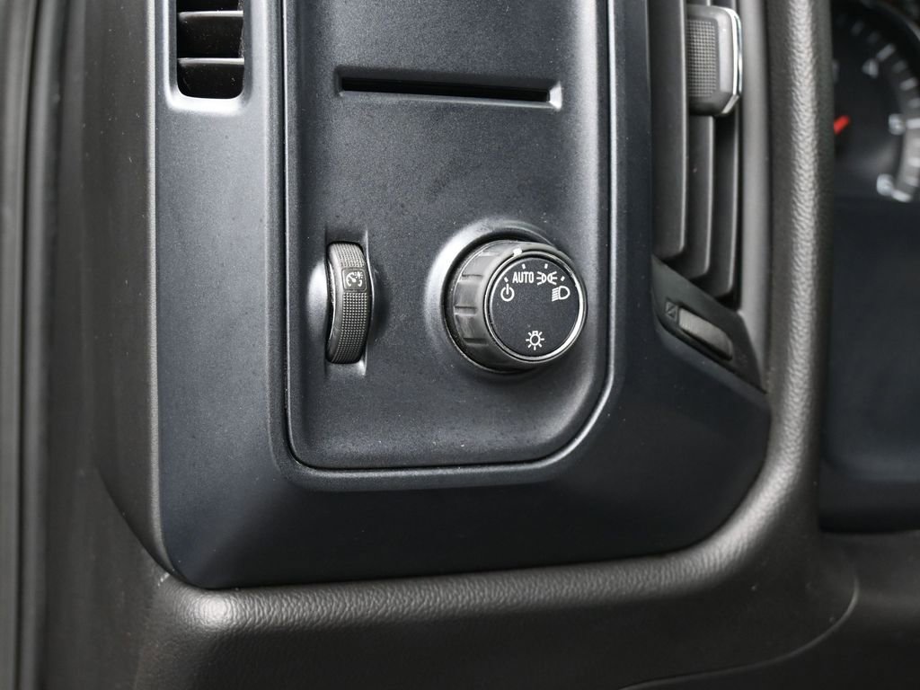 Used 2018 Chevrolet Silverado 1500 Custom w/ Custom Value Package image 14