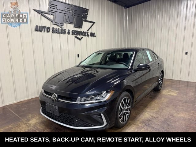 Used 2025 Volkswagen Jetta SE FWD image 1