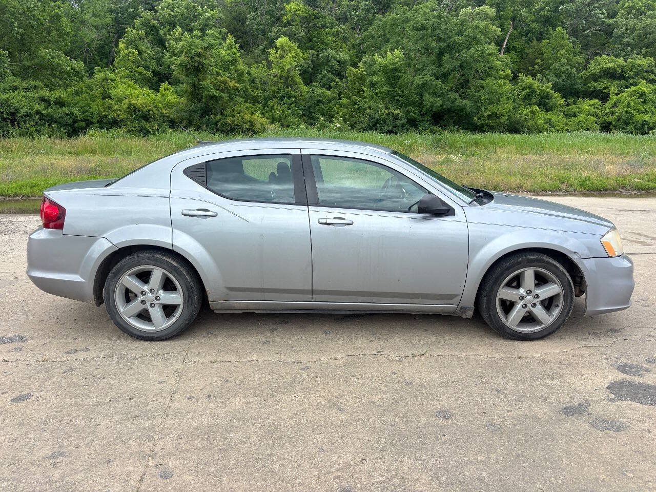 Used 2013 Dodge Avenger SE FWD image 4