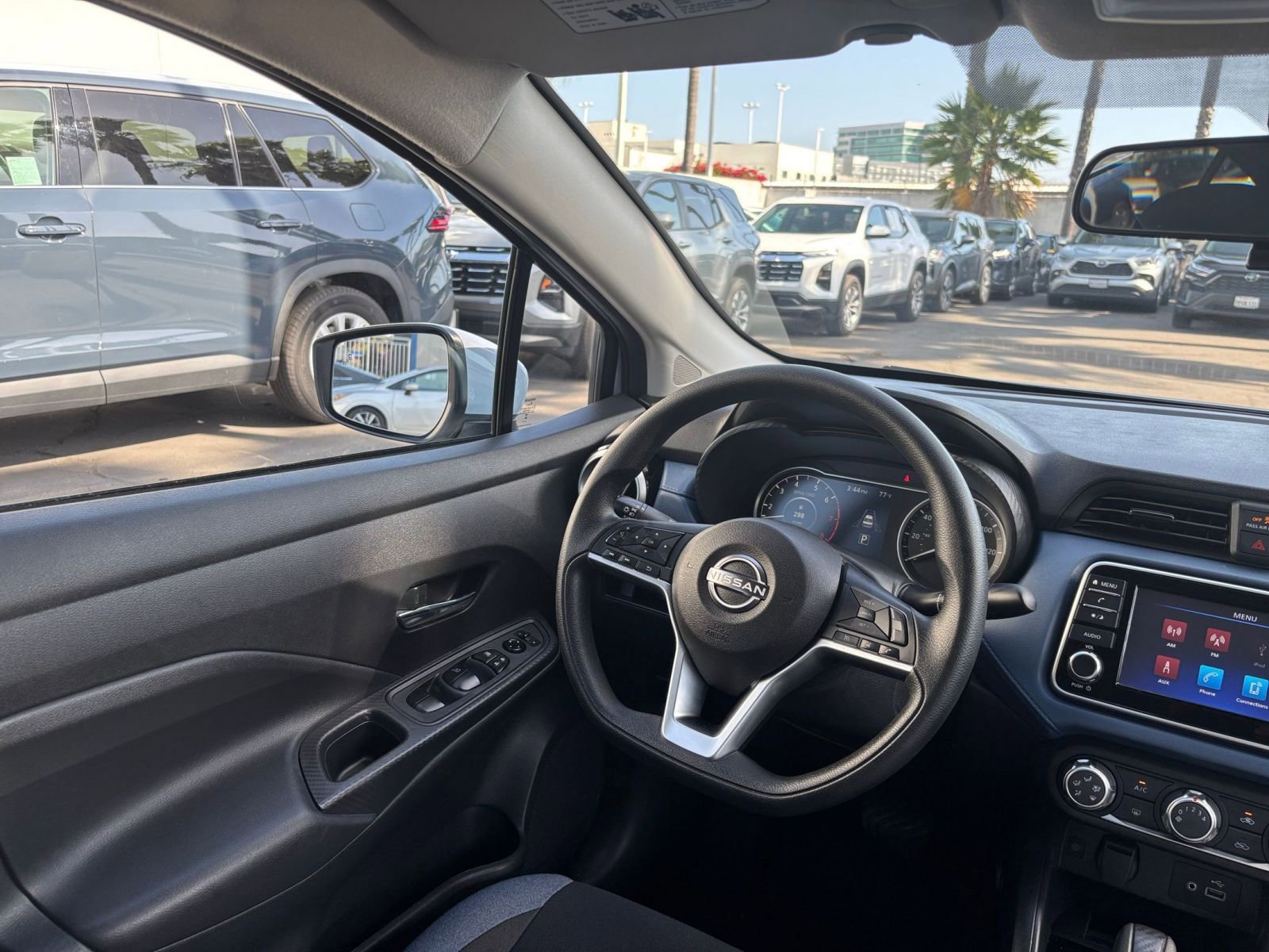 Used 2025 Nissan Versa SV image 32