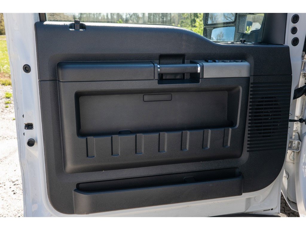 Used 2014 Ford F250 Lariat w/ Lariat Interior Package image 8