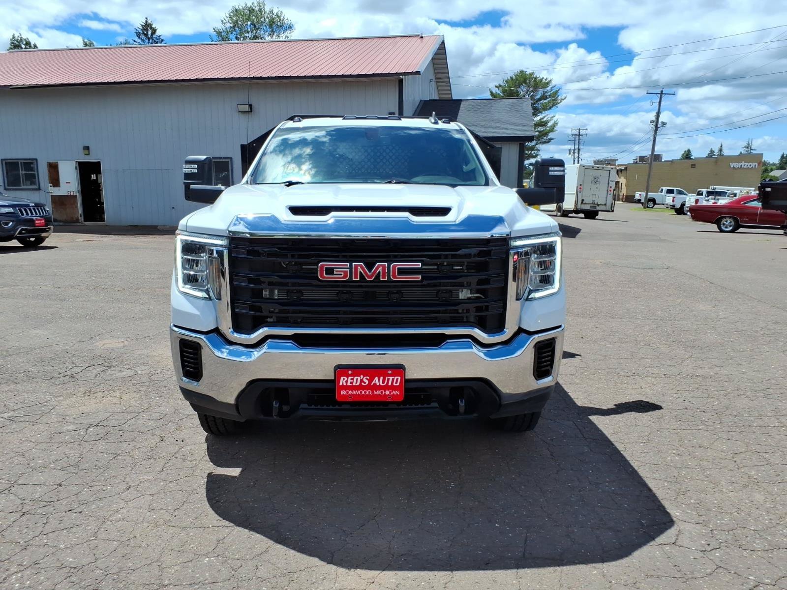 Used 2023 GMC Sierra 3500 Pro w/ Convenience Package AWD/4WD image 9