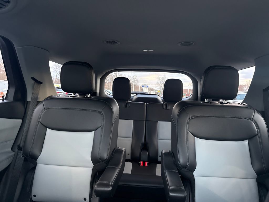 Used 2023 Ford Explorer XLT w/ Equipment Group 202A image 44