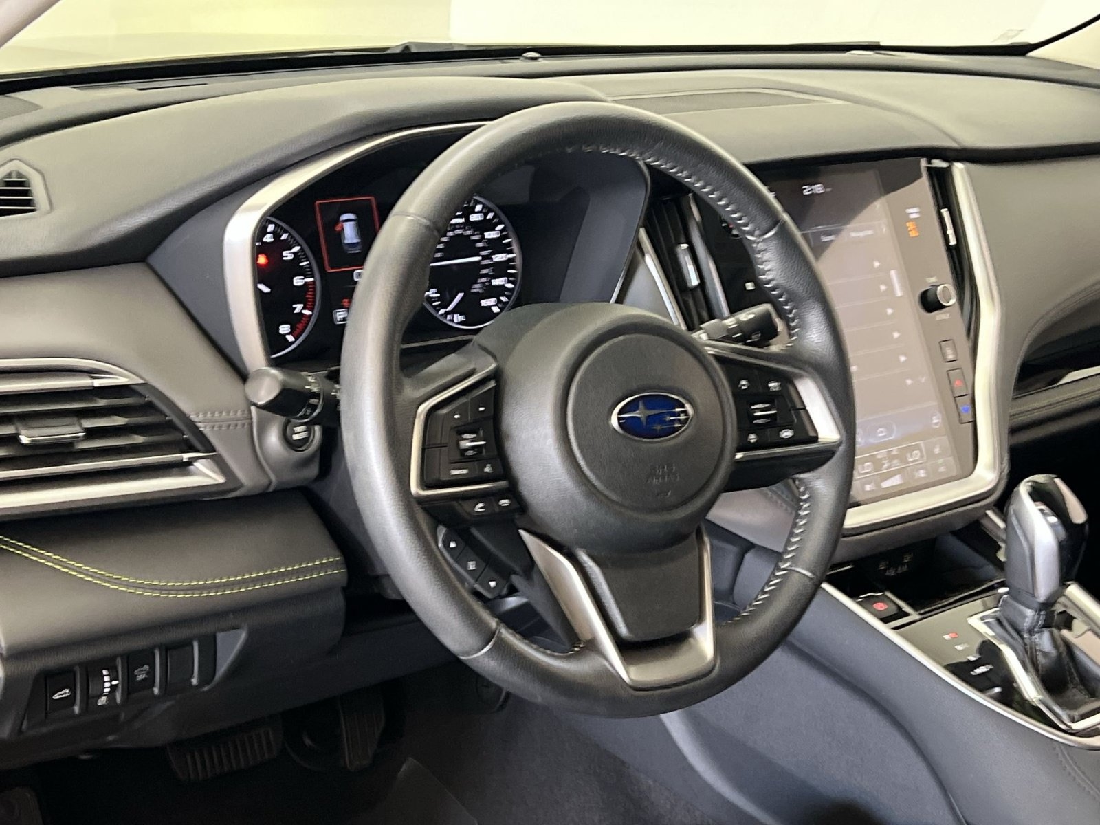 Used 2020 Subaru Outback Onyx Edition XT AWD/4WD image 15