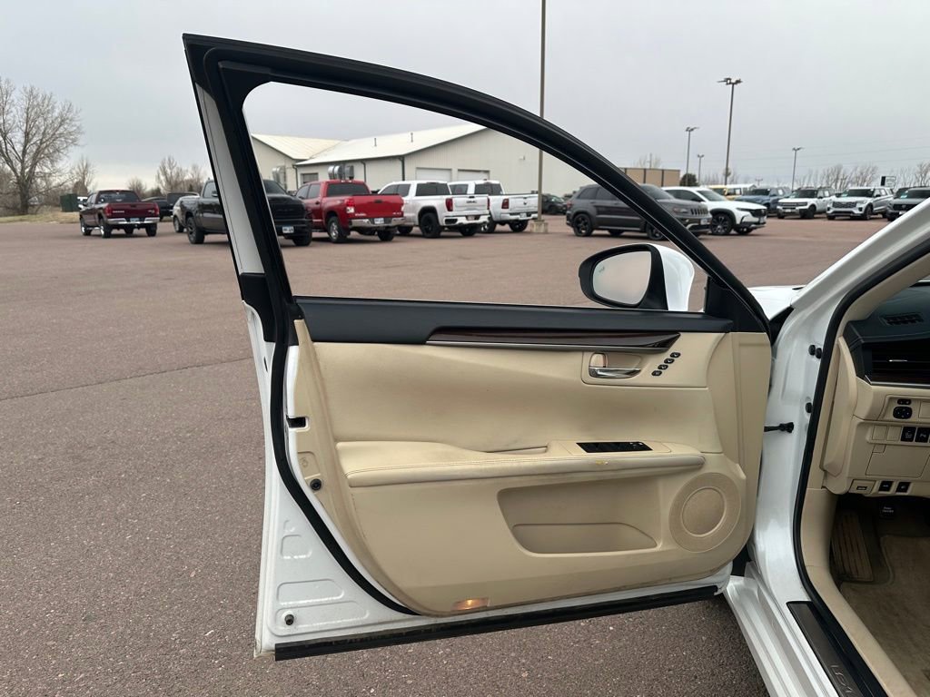 Used 2014 Lexus ES 350 w/ Luxury Package image 11