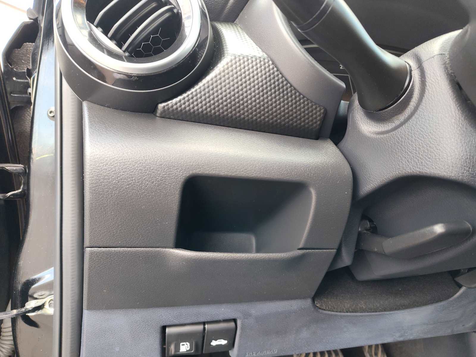 Used 2023 Nissan Kicks SV image 18