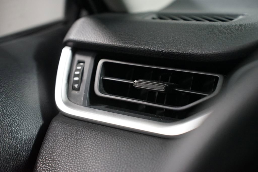 Used 2025 Toyota RAV4 XLE image 25