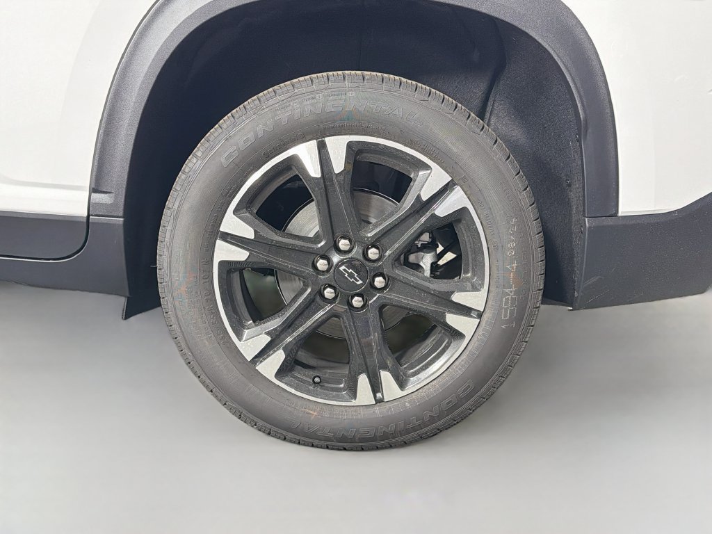 New 2027 Chevrolet Traverse LT w/ Sun and Wheel Package FWD image 33