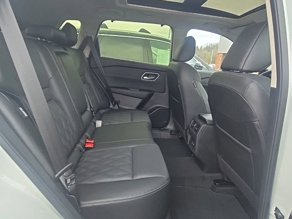 New 2026 Nissan Rogue Platinum AWD/4WD image 24