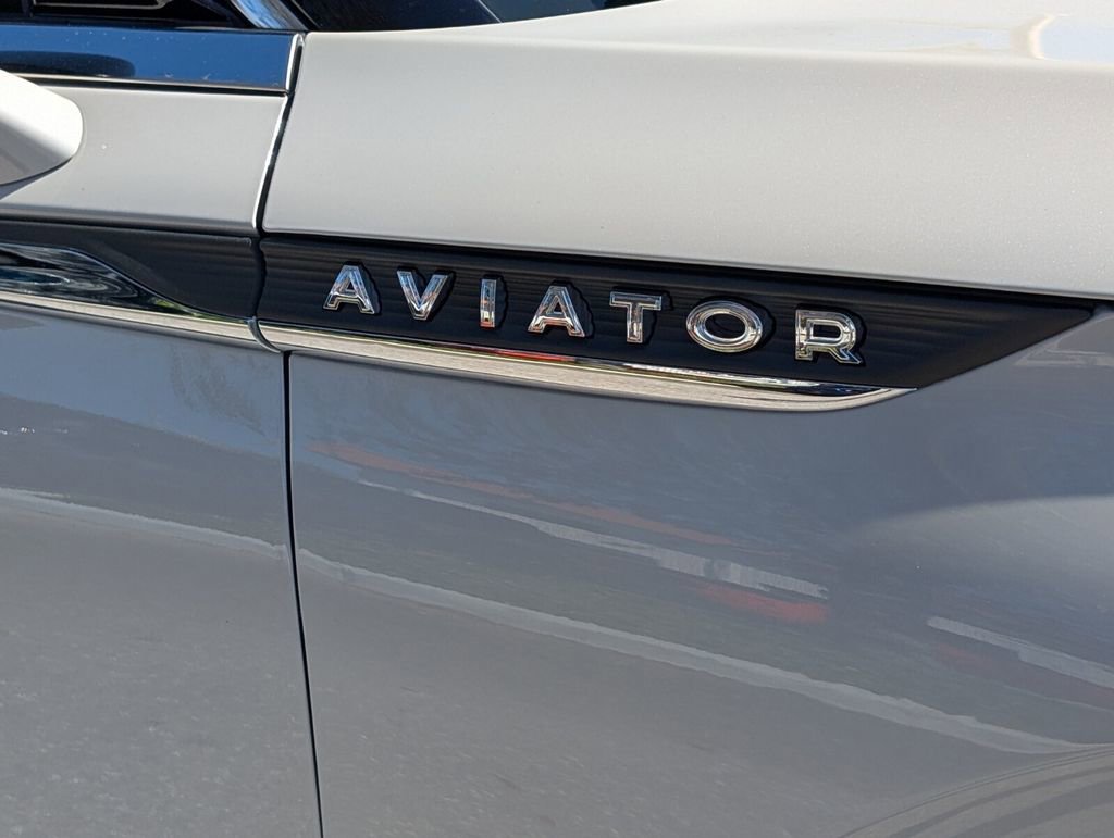 Used 2025 Lincoln Aviator Reserve w/ Illumination Package image 10