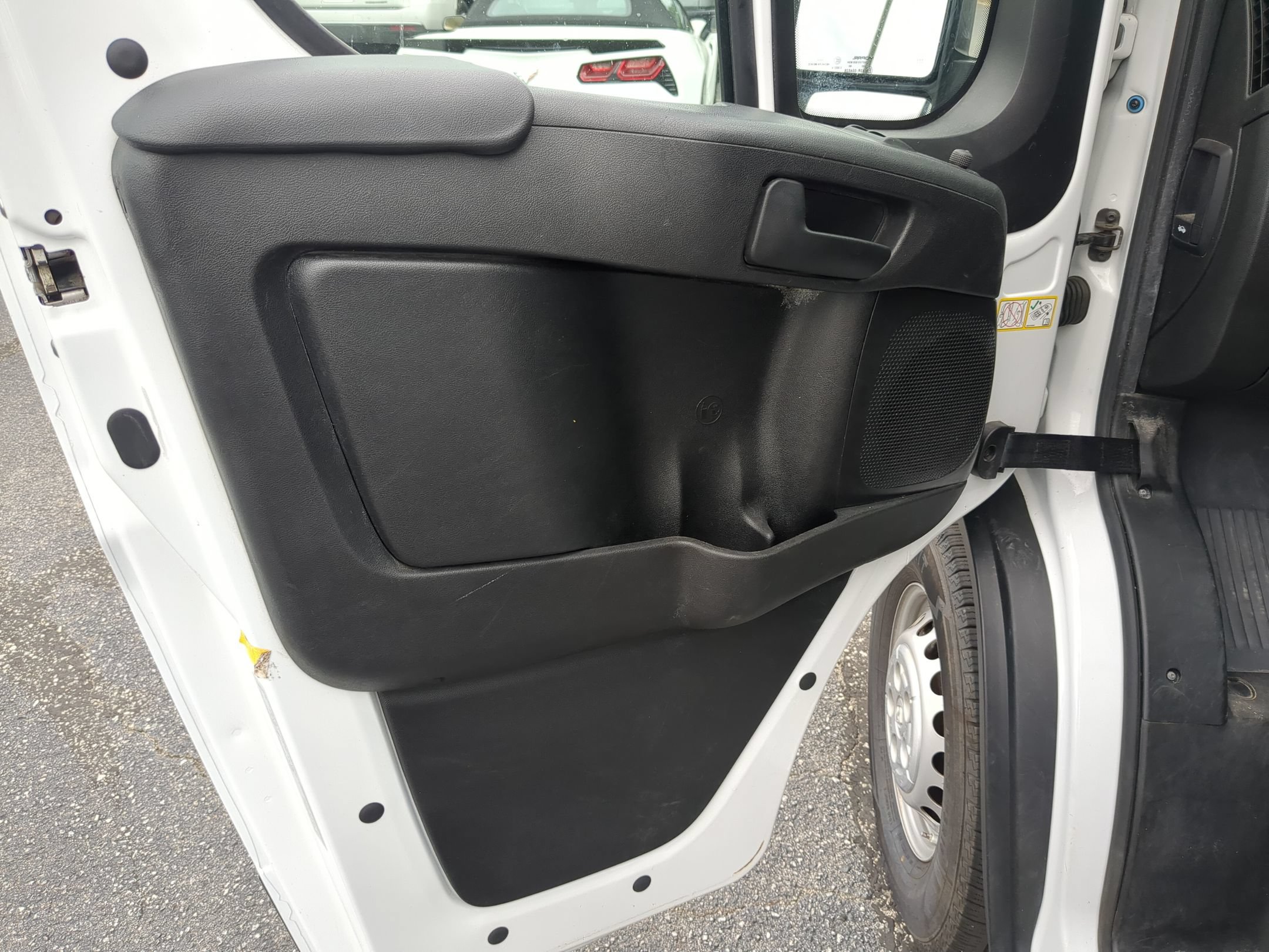 Used 2025 RAM ProMaster 2500 w/ Convenience Group FWD image 14