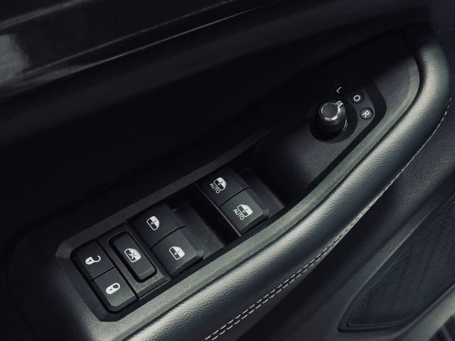 Used 2023 Jeep Grand Cherokee Altitude AWD/4WD image 13