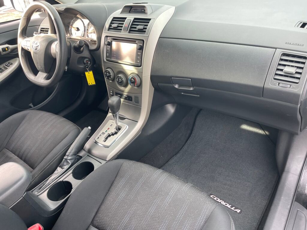 Used 2013 Toyota Corolla S image 17