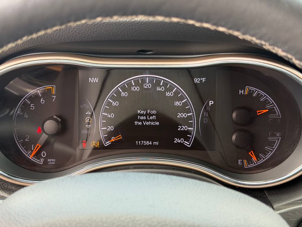 Used 2017 Jeep Grand Cherokee Limited w/ Luxury Group II AWD/4WD image 10