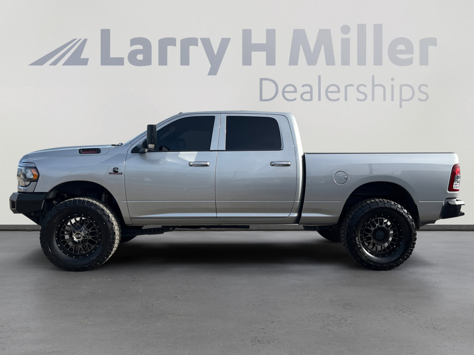 Used 2022 RAM 2500 Tradesman image 2