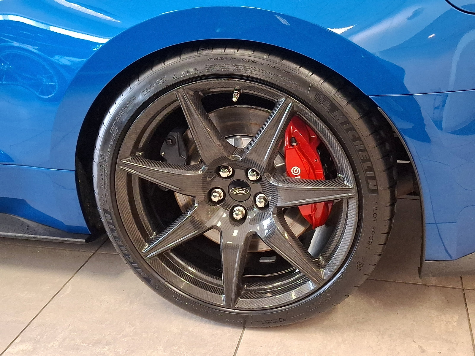Used 2020 Ford Mustang Shelby GT500 w/ Carbon Fiber Track Pack image 7