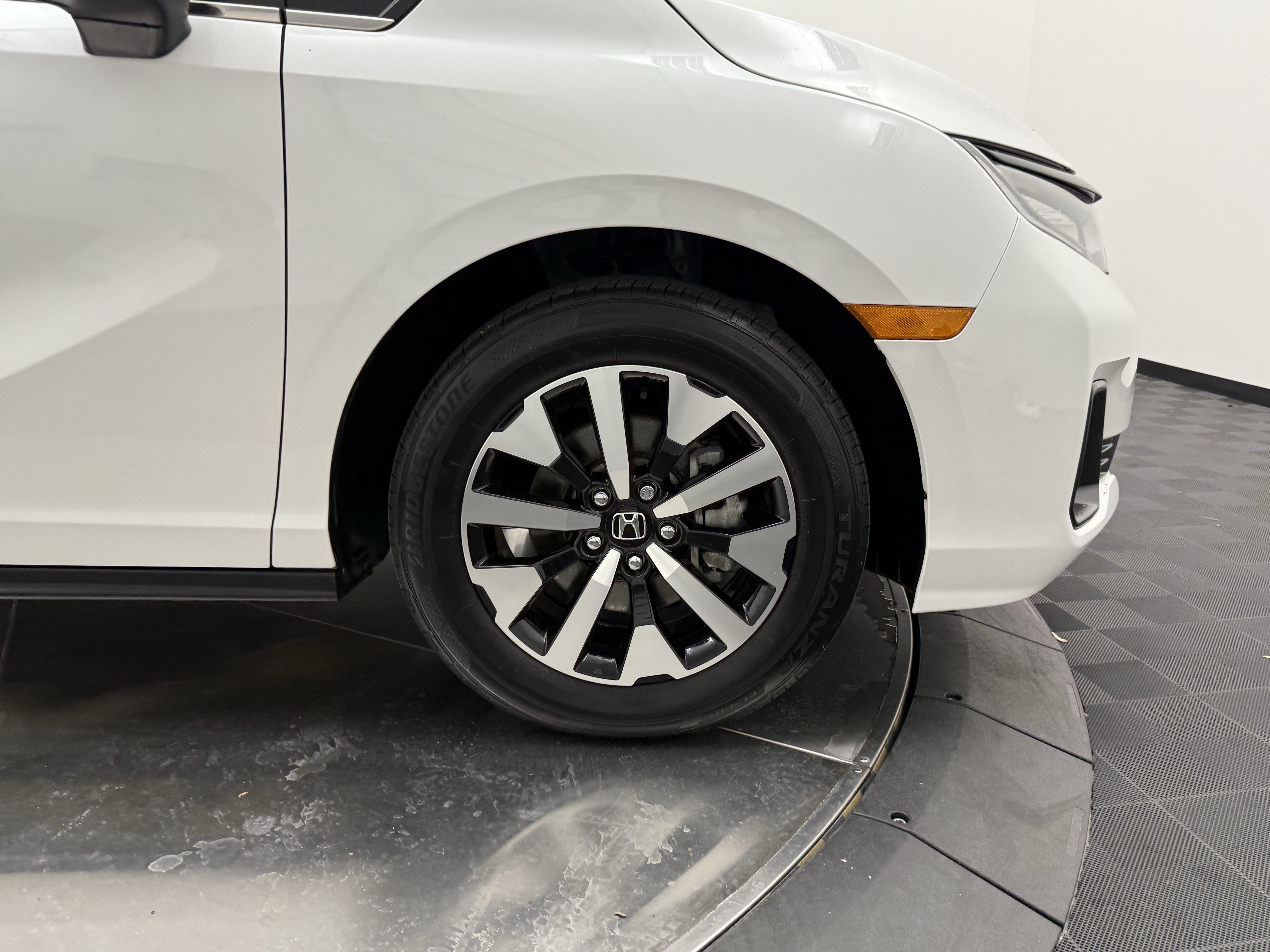 Used 2025 Honda Odyssey EX-L image 9