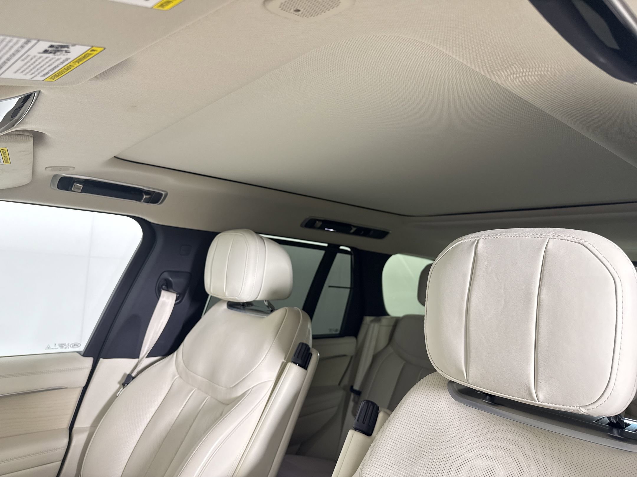 Used 2023 Land Rover Range Rover SE image 14