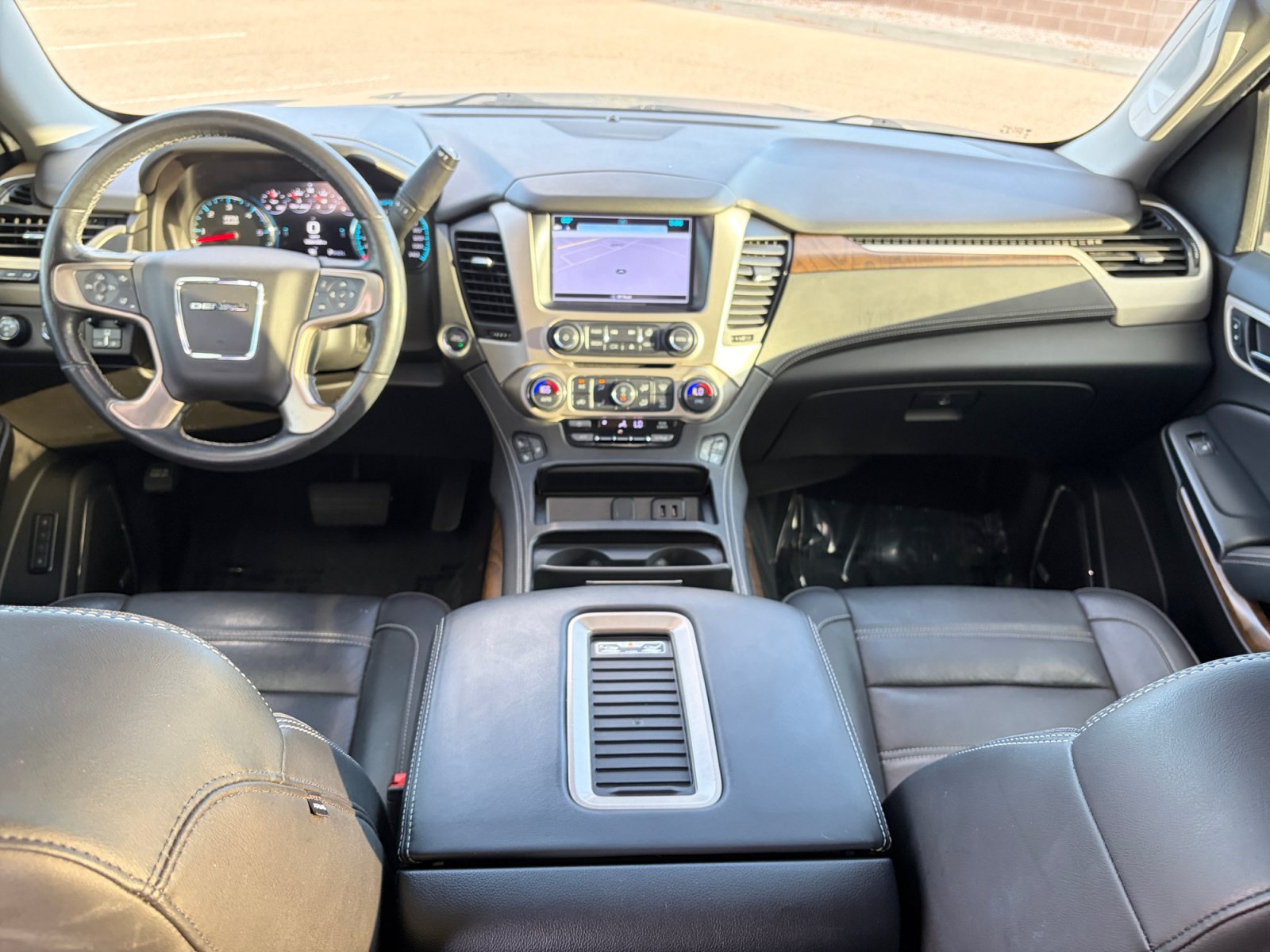 Used 2019 GMC Yukon Denali w/ Denali Ultimate Package AWD/4WD image 27