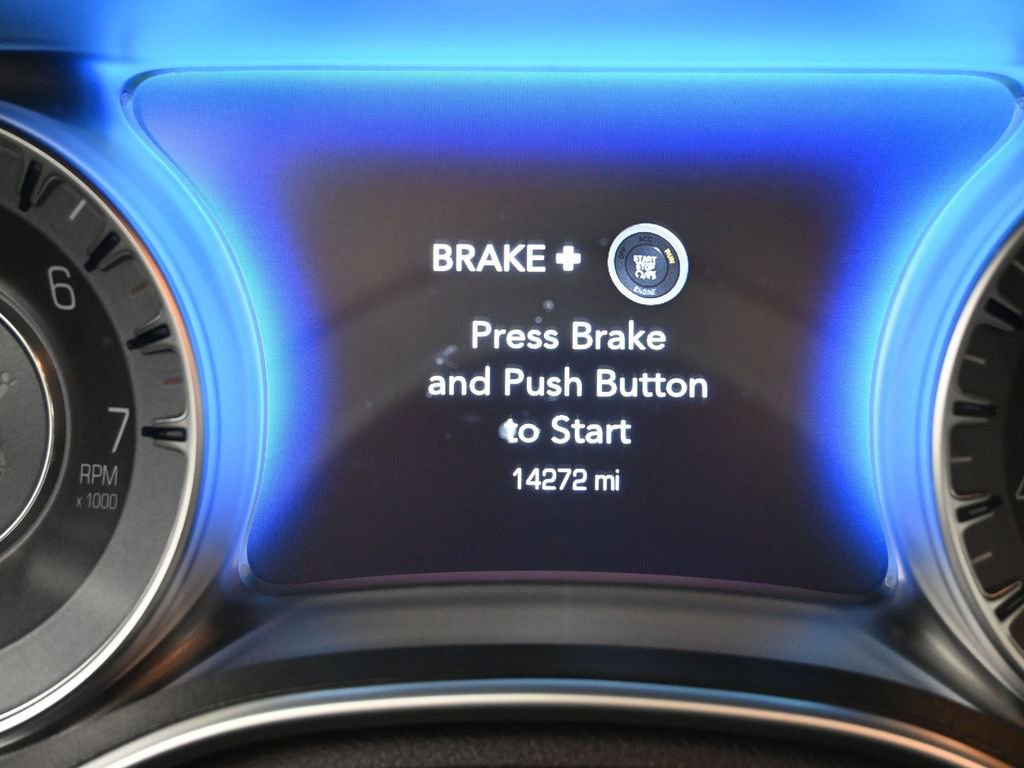 Used 2023 Chrysler 300 Touring w/ Sport Appearance Package image 13