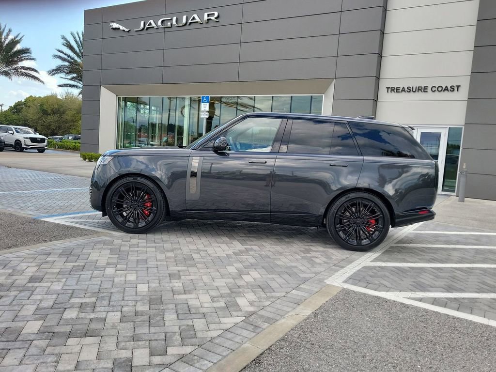 New 2026 Land Rover Range Rover SV image 2