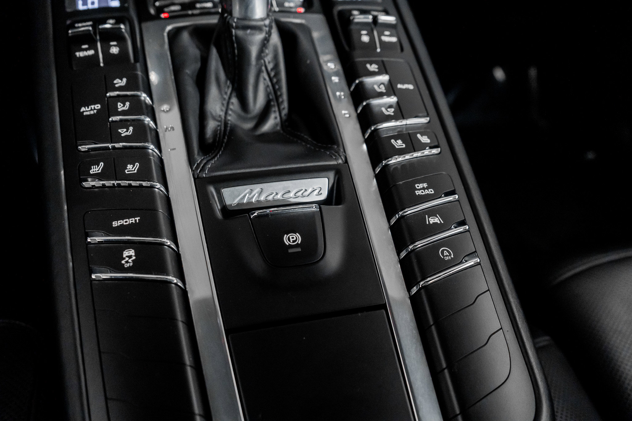 Used 2017 Porsche Macan S image 37