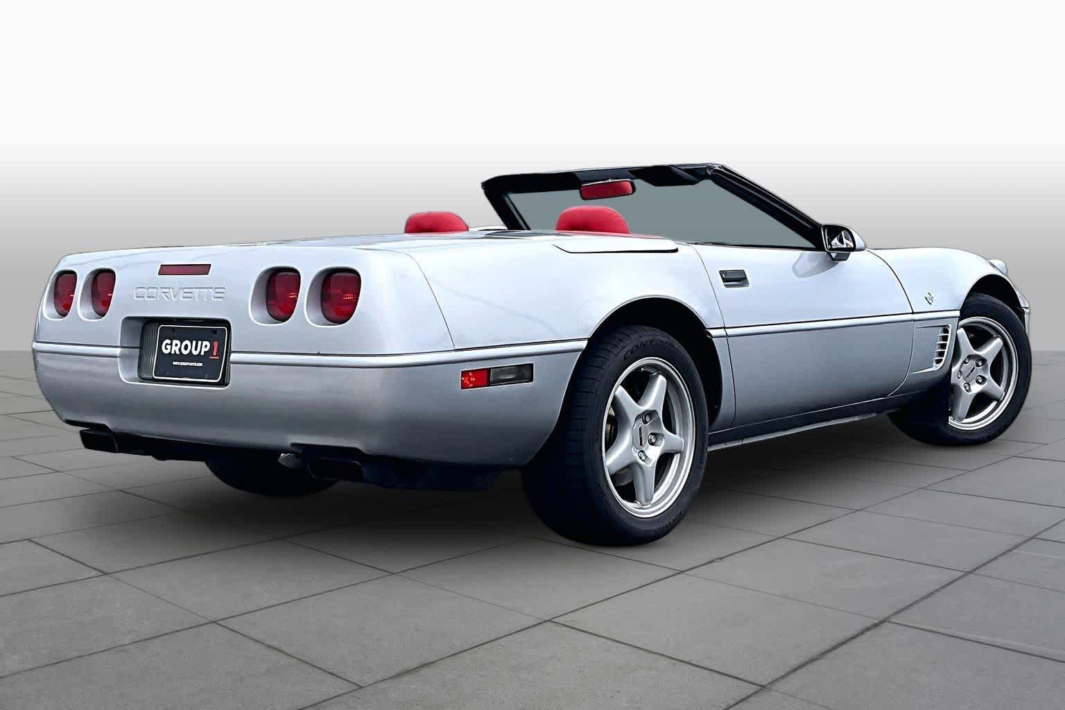 Used 1996 Chevrolet Corvette Convertible RWD image 12