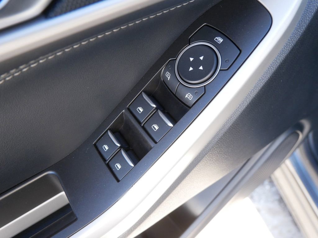 Certified 2022 Ford Explorer XLT w/ Class IV Trailer Tow Package image 12