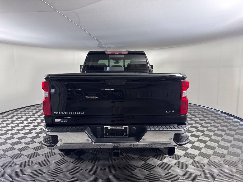 Used 2020 Chevrolet Silverado 2500 LTZ w/ LTZ Plus Package AWD/4WD image 4