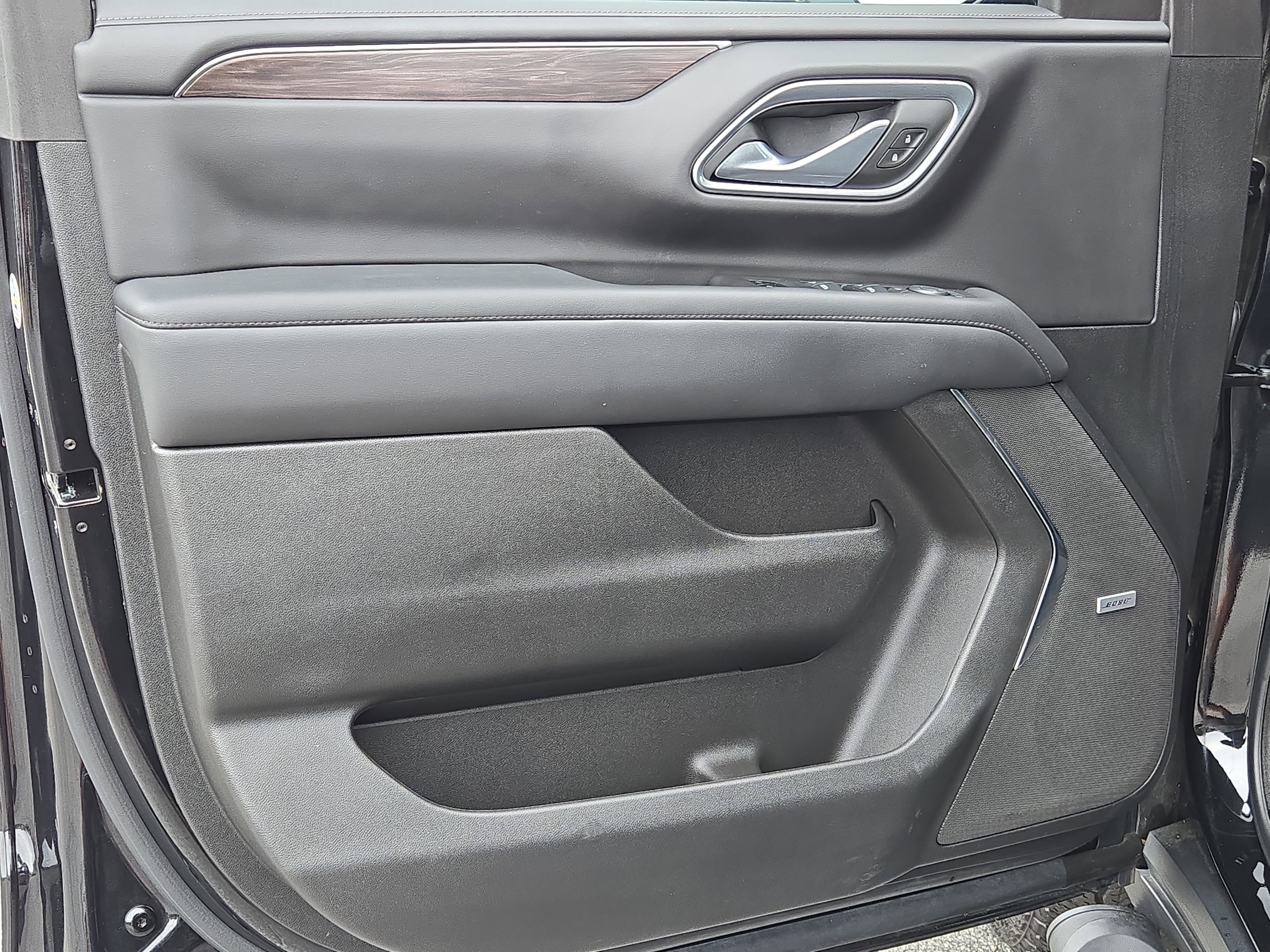 Used 2024 Chevrolet Tahoe Z71 w/ Luxury Package image 15