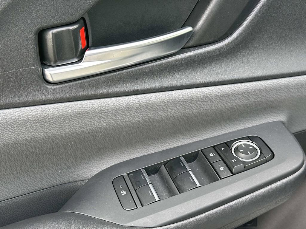 Used 2025 Toyota Prius XLE image 16