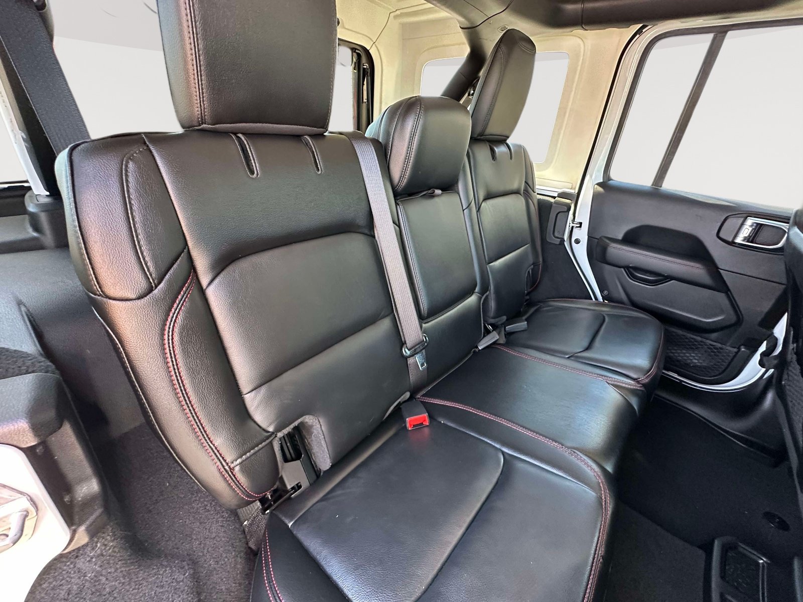 Used 2021 Jeep Wrangler Unlimited Rubicon AWD/4WD image 25