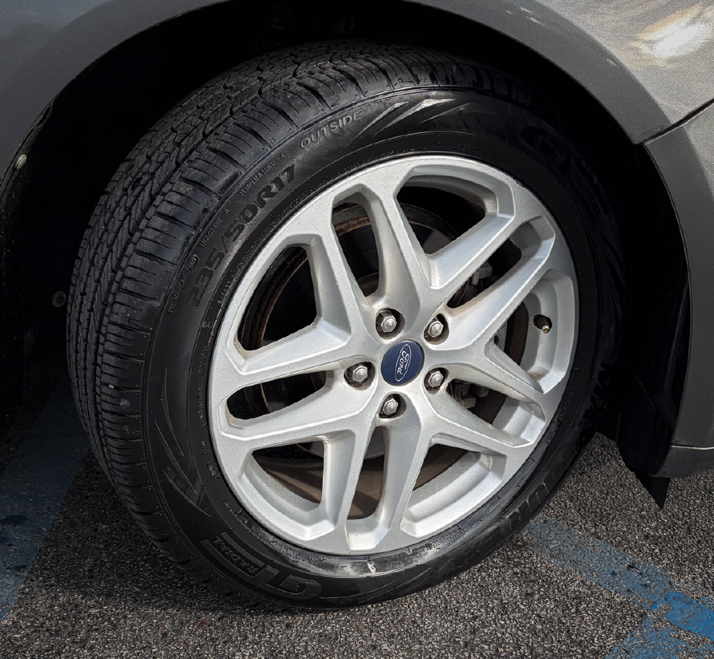 Used 2013 Ford Fusion SE FWD image 28